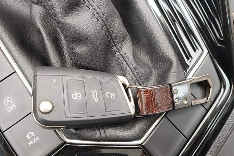 Used Volkswagen Tayron 2020 330TSI Two-Wheel Drive Luxury Smart Connectivity Version Vehicle Key