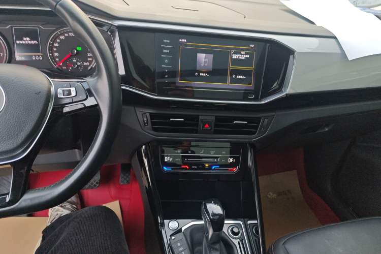 Used Volkswagen Tayron 2020 330TSI Two-Wheel Drive Luxury Smart Connectivity Version Audio And AC Panel