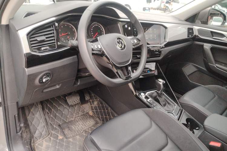 Used Volkswagen Tayron 2020 280TSI Two-Wheel Drive Luxury Connect Edition Center Console