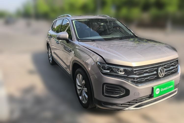 Used Volkswagen Tayron 2020 330TSI Two-Wheel Drive Luxury Connected Pro Edition Front Right 45 Deg