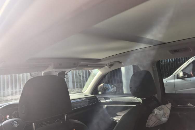 Used Volkswagen Tayron 2020 330TSI Two-Wheel Drive Luxury Connected Pro Edition Headliner