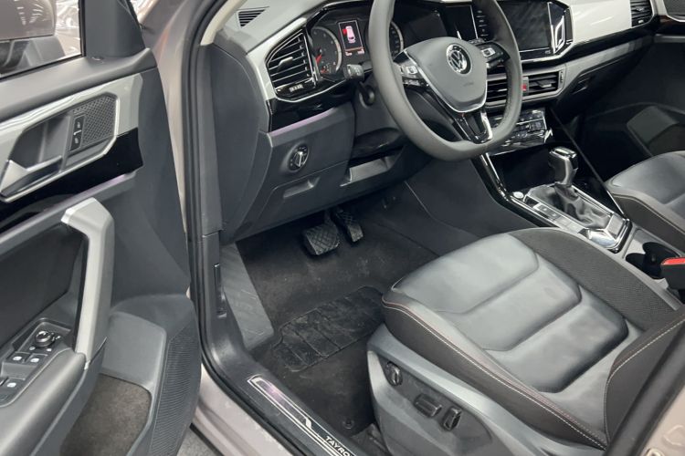 Used Volkswagen Tayron 2020 330TSI Two-Wheel Drive Luxury Smart Connectivity Version Interior 2