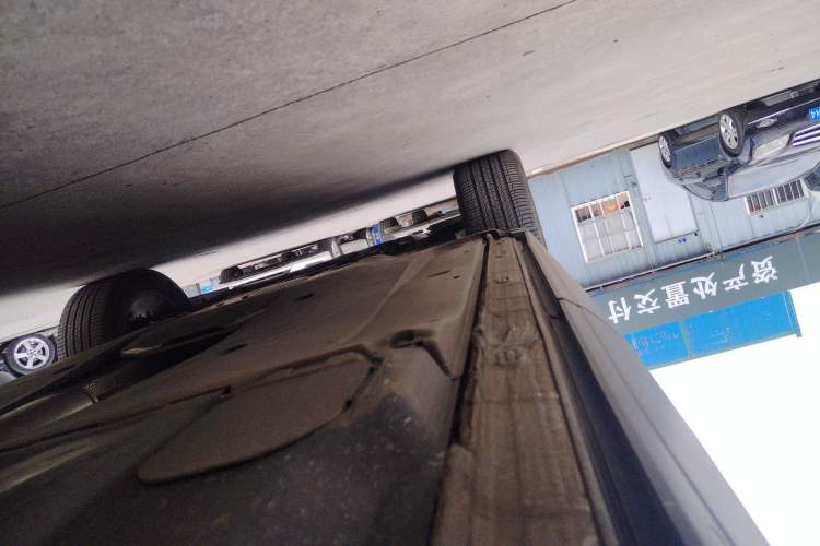 Used Volkswagen Tayron 2020 280TSI Two-Wheel Drive Luxury Connect Edition Left Side Sill