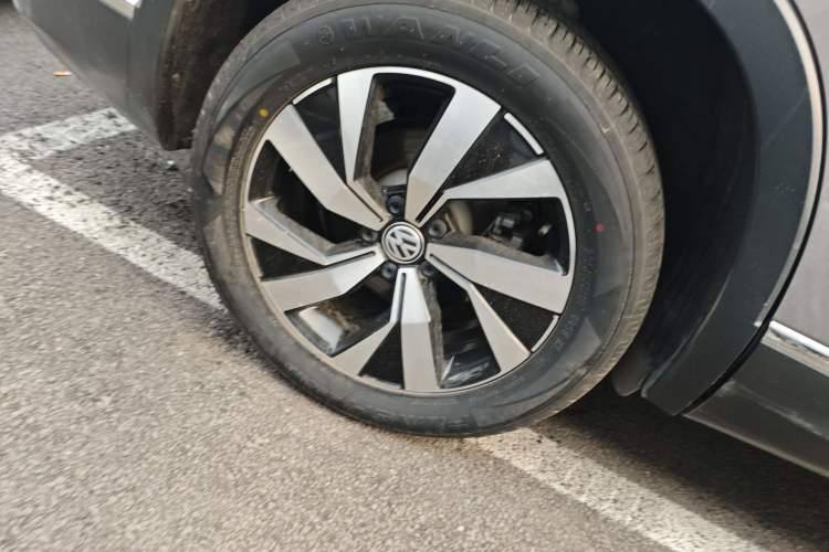 Used Volkswagen Tayron 2020 330TSI Two-Wheel Drive Luxury Smart Connectivity Version Right Rear Wheel Hub