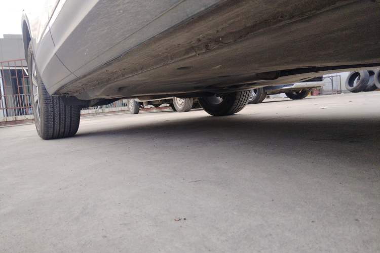 Used Volkswagen Tayron 2020 280TSI Two-Wheel Drive Luxury Connect Edition Right Side Sill