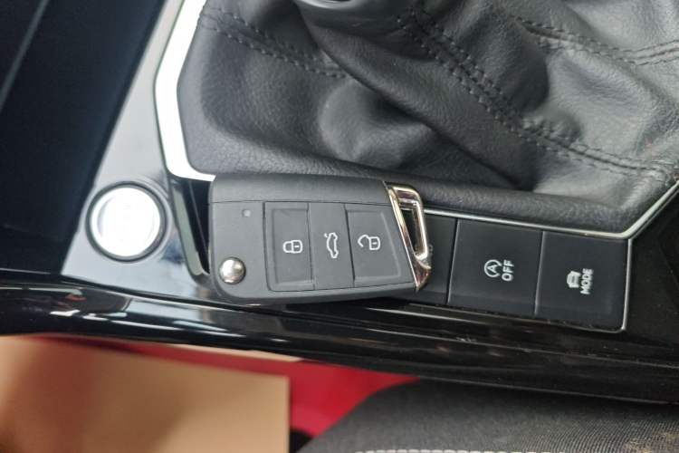 Used Volkswagen Tayron 2020 330TSI Two-Wheel Drive Luxury Smart Connectivity Version Vehicle Key