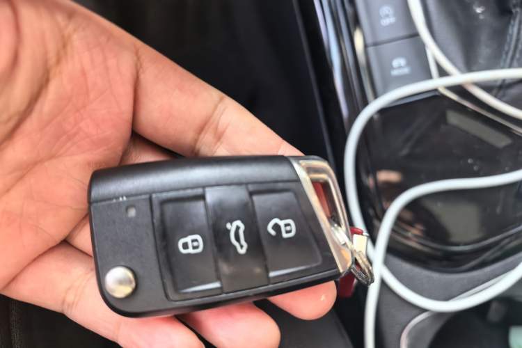 Used Volkswagen Tayron 2020 330TSI Two-Wheel Drive Luxury Connected Pro Edition Vehicle Key