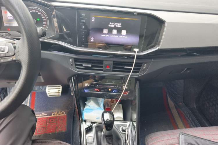 Used Volkswagen Tayron 2020 280TSI Two-Wheel Drive Luxury Connect Edition Audio And AC Panel