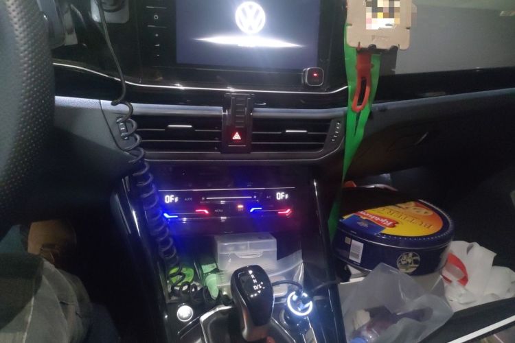 Used Volkswagen Tayron 2020 330TSI Two-Wheel Drive Luxury Smart Connectivity Version Audio And AC Panel