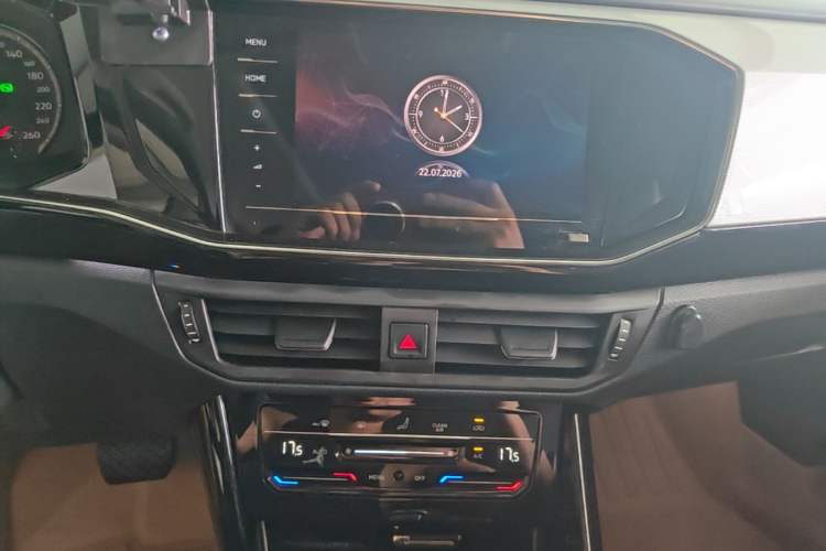 Used Volkswagen Tayron 2020 330TSI Two-Wheel Drive Luxury Smart Connectivity Version Audio And AC Panel