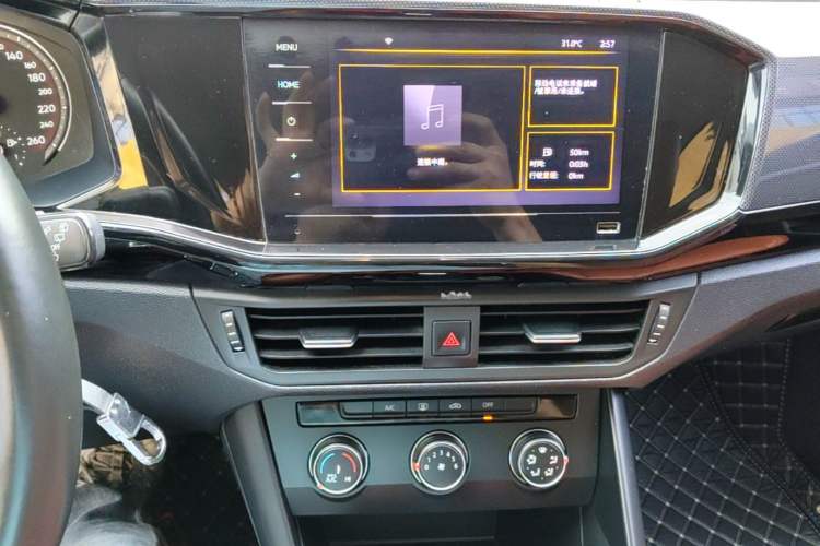 Used Volkswagen Tayron 2020 280TSI Two-Wheel Drive Comfort Connect Edition Audio And AC Panel