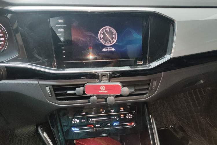 Used Volkswagen Tayron 2020 280TSI Two-Wheel Drive Luxury Connect Edition Audio And AC Panel