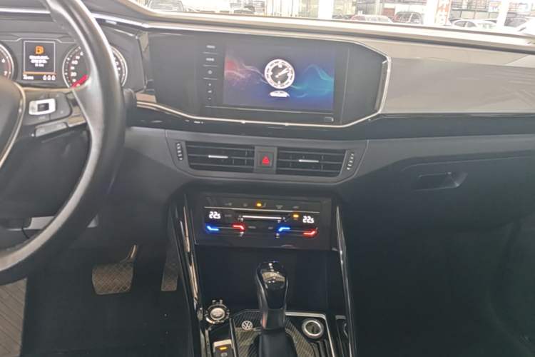 Used Volkswagen Tayron 2020 330TSI Two-Wheel Drive Luxury Smart Connectivity Version Audio And AC Panel