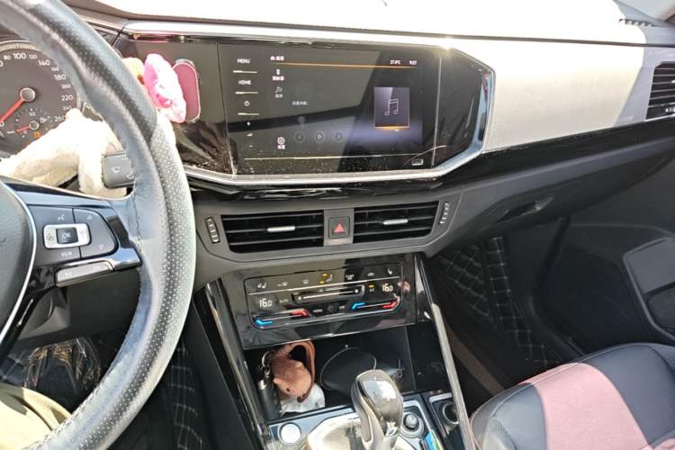 Used Volkswagen Tayron 2020 330TSI Two-Wheel Drive Luxury Smart Connectivity Version Audio And AC Panel