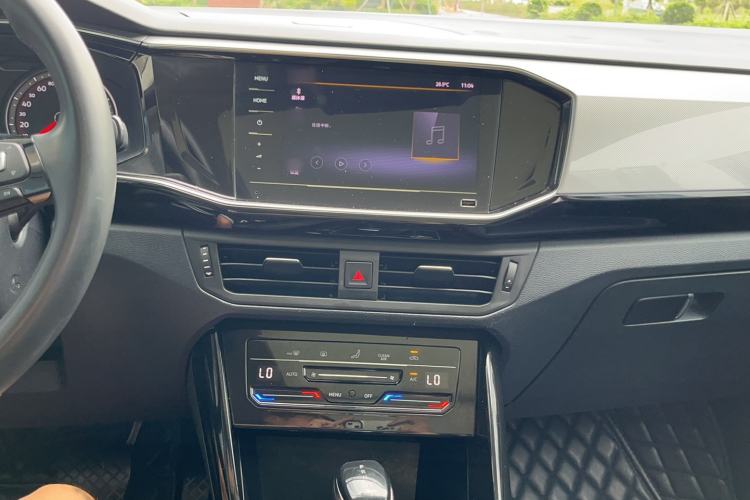 Used Volkswagen Tayron 2020 330TSI Two-Wheel Drive Luxury Smart Connectivity Version Audio And AC Panel