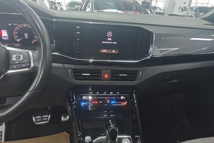 Used Volkswagen Tayron 2020 380TSI All-Wheel Drive R-Line Connected Version Audio And AC Panel
