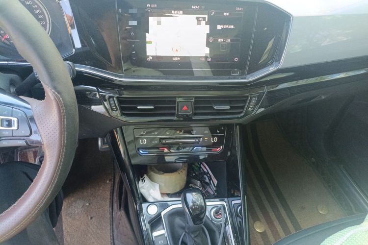 Used Volkswagen Tayron 2020 330TSI Two-Wheel Drive Luxury Smart Connectivity Version Audio And AC Panel