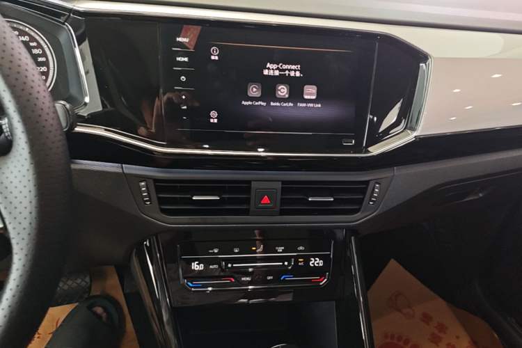 Used Volkswagen Tayron 2020 330TSI Two-Wheel Drive Luxury Smart Connectivity Version Audio And AC Panel