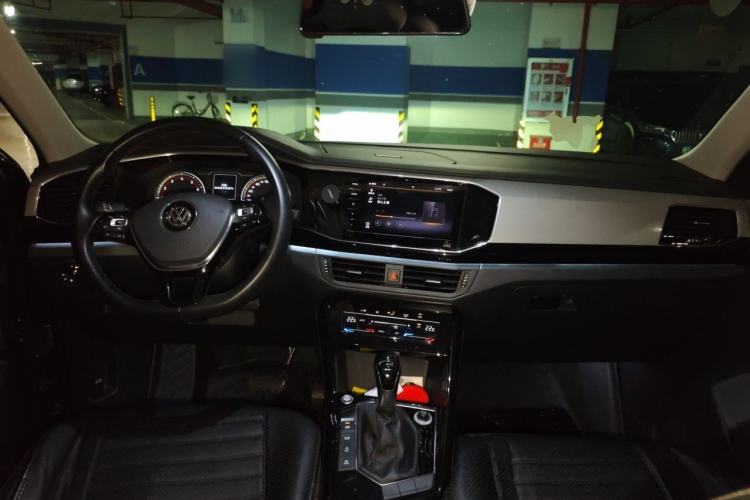 Used Volkswagen Tayron 2020 330TSI Two-Wheel Drive Luxury Smart Connectivity Version Center Console