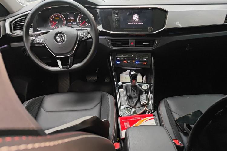 Used Volkswagen Tayron 2020 330TSI Two-Wheel Drive Luxury Smart Connectivity Version Center Console
