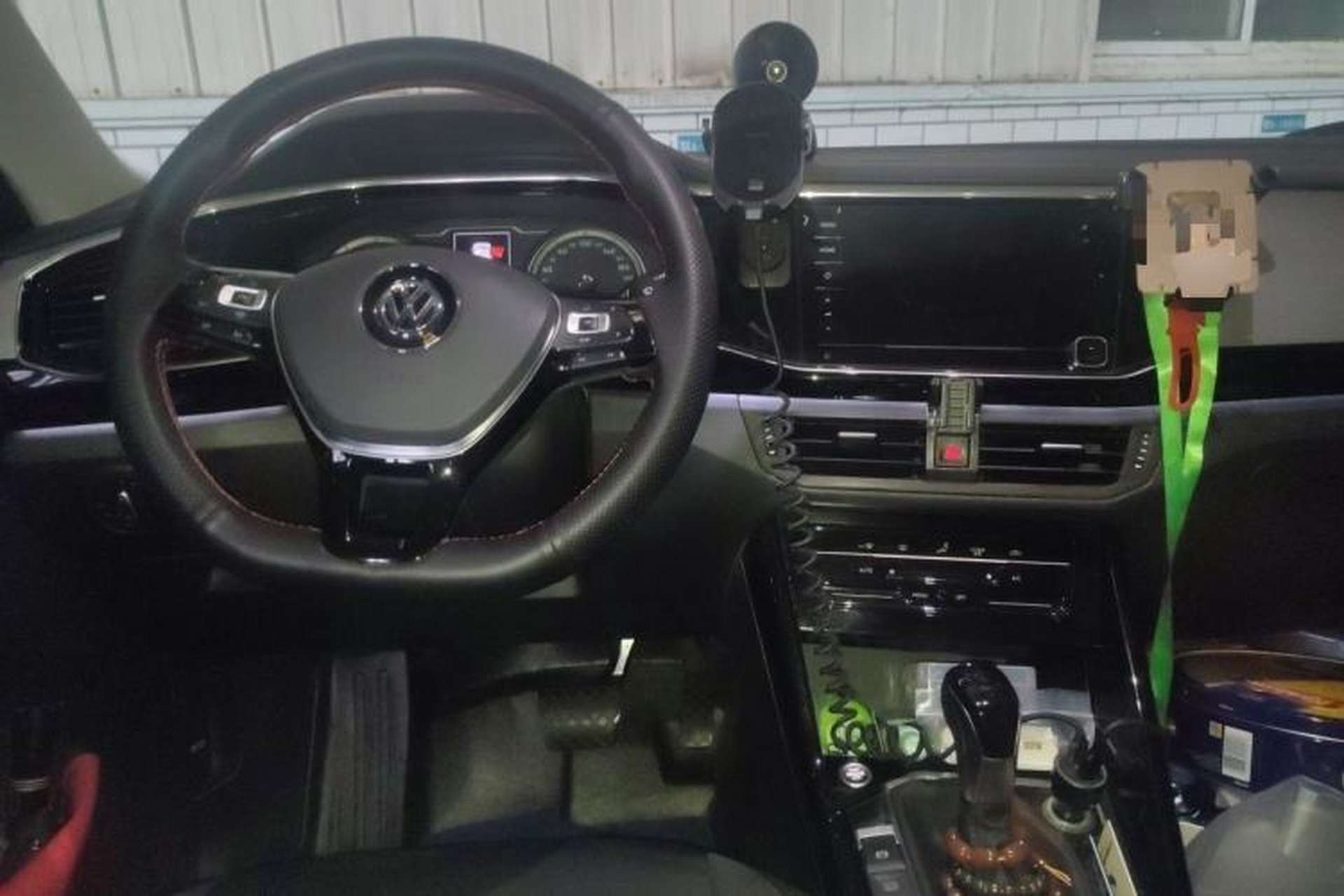 Used Volkswagen Tayron 2020 330TSI Two-Wheel Drive Luxury Smart Connectivity Version Center Console