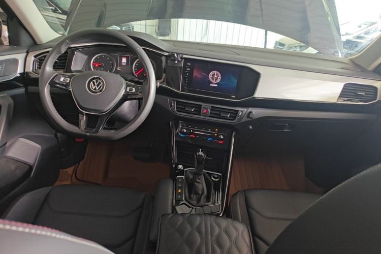 Used Volkswagen Tayron 2020 330TSI Two-Wheel Drive Luxury Smart Connectivity Version Center Console