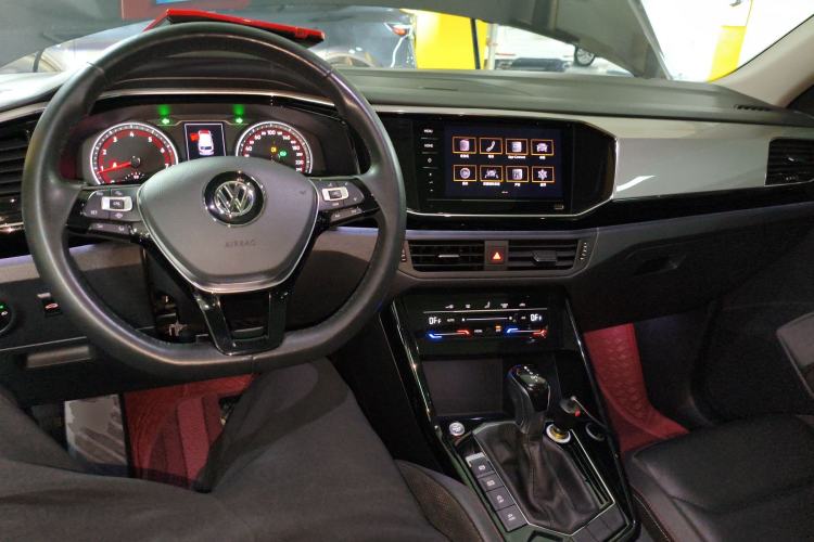 Used Volkswagen Tayron 2020 280TSI Two-Wheel Drive Luxury Connect Edition Center Console