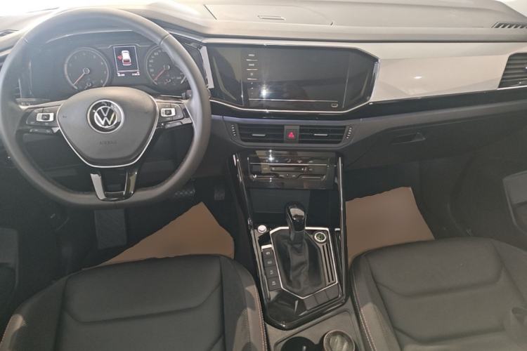 Used Volkswagen Tayron 2020 330TSI Two-Wheel Drive Luxury Smart Connectivity Version Center Console