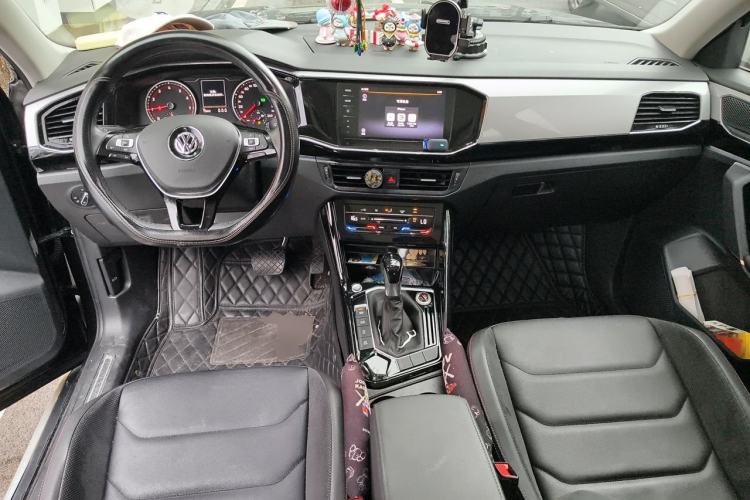 Used Volkswagen Tayron 2020 280TSI Two-Wheel Drive Luxury Connect Edition Center Console
