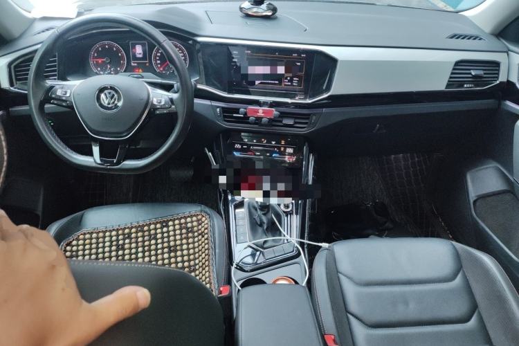Used Volkswagen Tayron 2020 280TSI Two-Wheel Drive Luxury Connect Edition Center Console