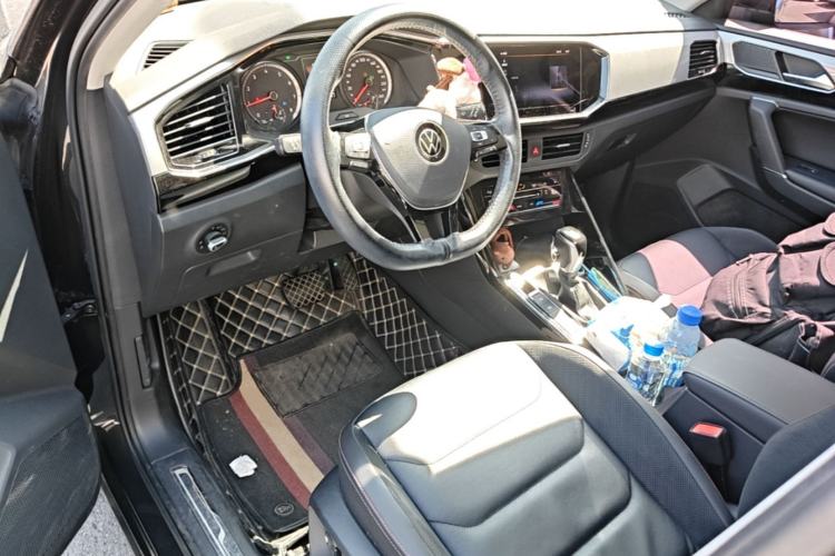Used Volkswagen Tayron 2020 330TSI Two-Wheel Drive Luxury Smart Connectivity Version Center Console