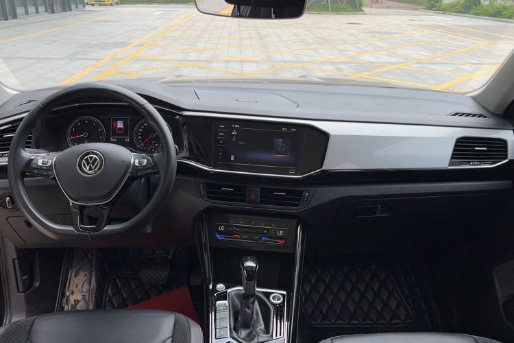 Used Volkswagen Tayron 2020 330TSI Two-Wheel Drive Luxury Smart Connectivity Version Center Console