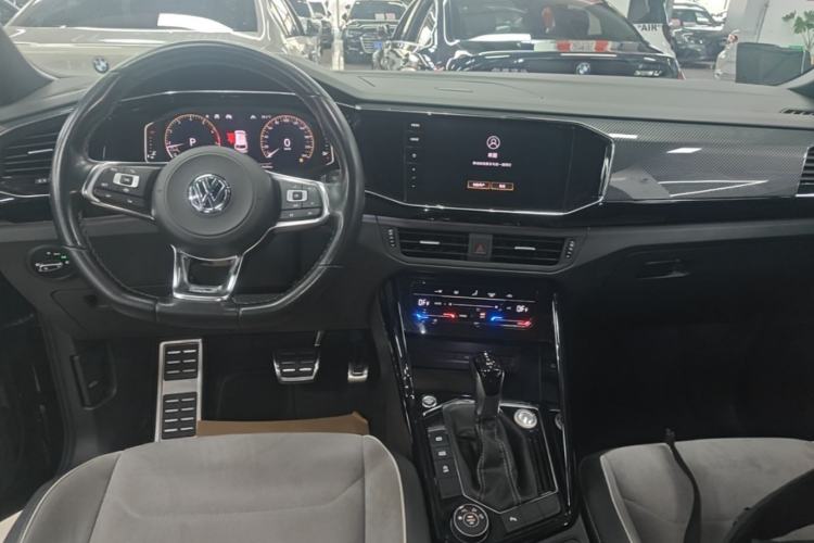 Used Volkswagen Tayron 2020 380TSI All-Wheel Drive R-Line Connected Version Center Console