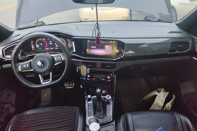 Used Volkswagen Tayron 2020 380TSI All-Wheel Drive R-Line Connected Version Center Console