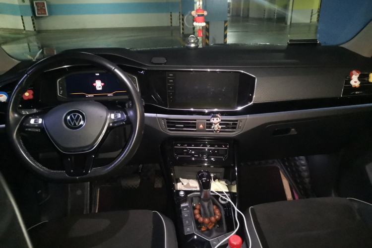 Used Volkswagen Tayron 2020 330TSI Two-Wheel Drive Luxury Connected Pro Edition Center Console