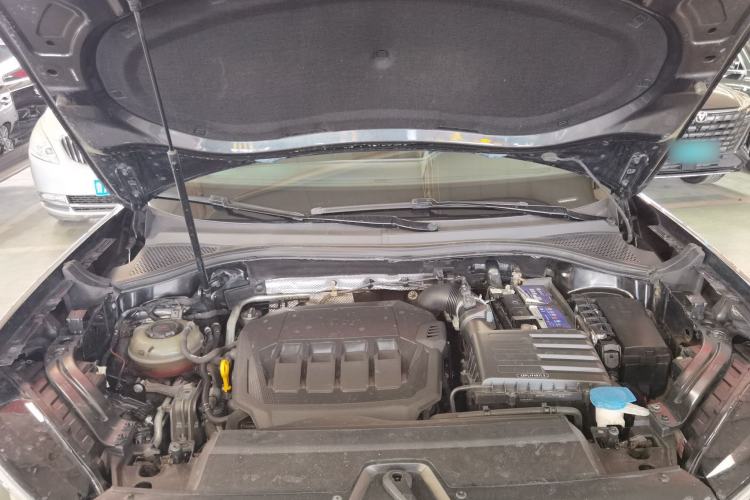 Used Volkswagen Tayron 2020 330TSI Two-Wheel Drive Luxury Smart Connectivity Version Engine Bay