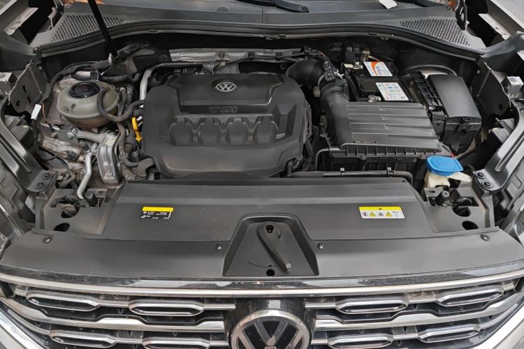 Used Volkswagen Tayron 2020 330TSI Two-Wheel Drive Luxury Smart Connectivity Version Engine Bay
