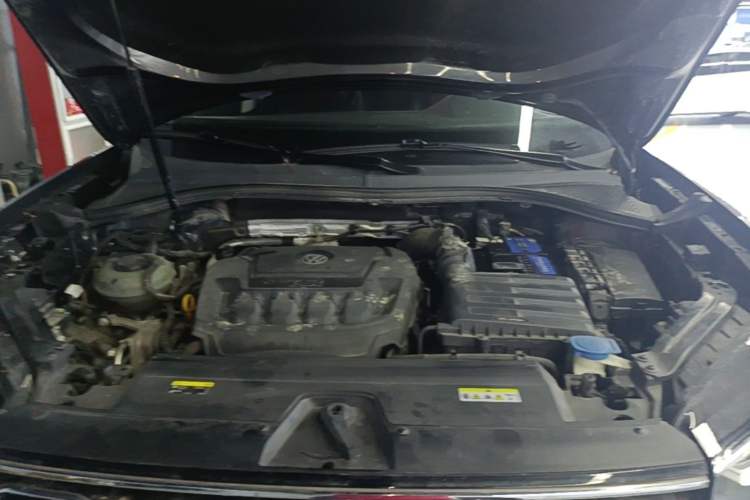 Used Volkswagen Tayron 2020 330TSI Two-Wheel Drive Luxury Connected Pro Edition Engine Bay