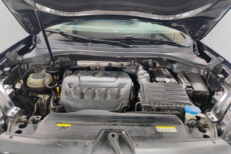 Used Volkswagen Tayron 2020 330TSI Two-Wheel Drive Luxury Smart Connectivity Version Engine Bay