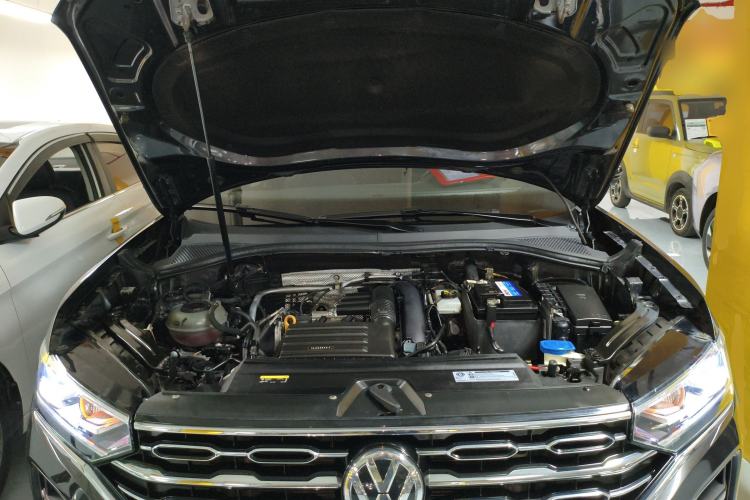 Used Volkswagen Tayron 2020 280TSI Two-Wheel Drive Luxury Connect Edition Engine Bay