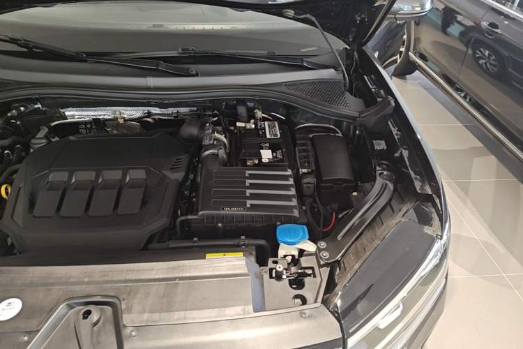 Used Volkswagen Tayron 2020 330TSI Two-Wheel Drive Luxury Smart Connectivity Version Engine Bay Left