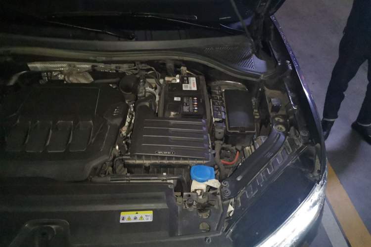 Used Volkswagen Tayron 2020 330TSI Two-Wheel Drive Luxury Connected Pro Edition Engine Bay Left