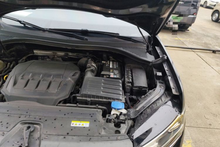 Used Volkswagen Tayron 2020 330TSI Two-Wheel Drive Luxury Connected Pro Edition Engine Bay Left