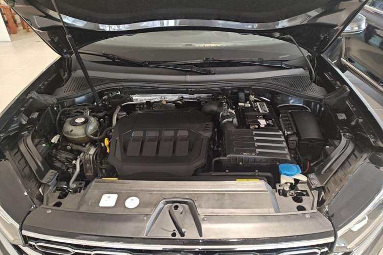 Used Volkswagen Tayron 2020 330TSI Two-Wheel Drive Luxury Smart Connectivity Version Engine Bay