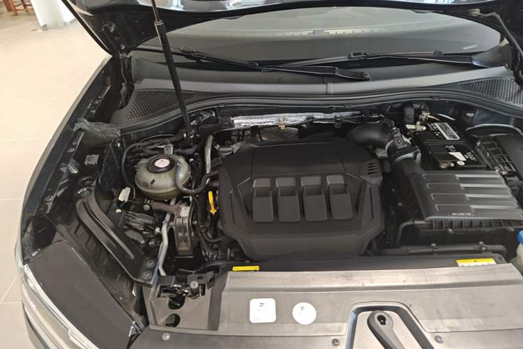 Used Volkswagen Tayron 2020 330TSI Two-Wheel Drive Luxury Smart Connectivity Version Engine Bay Right