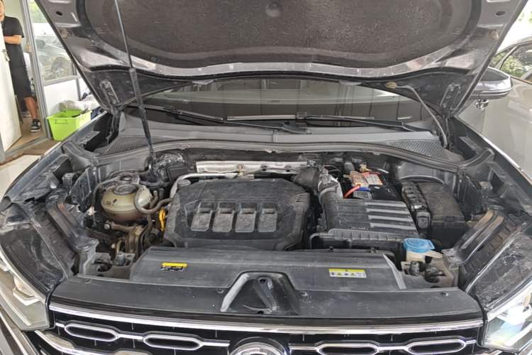 Used Volkswagen Tayron 2020 330TSI Two-Wheel Drive Luxury Smart Connectivity Version Engine Bay
