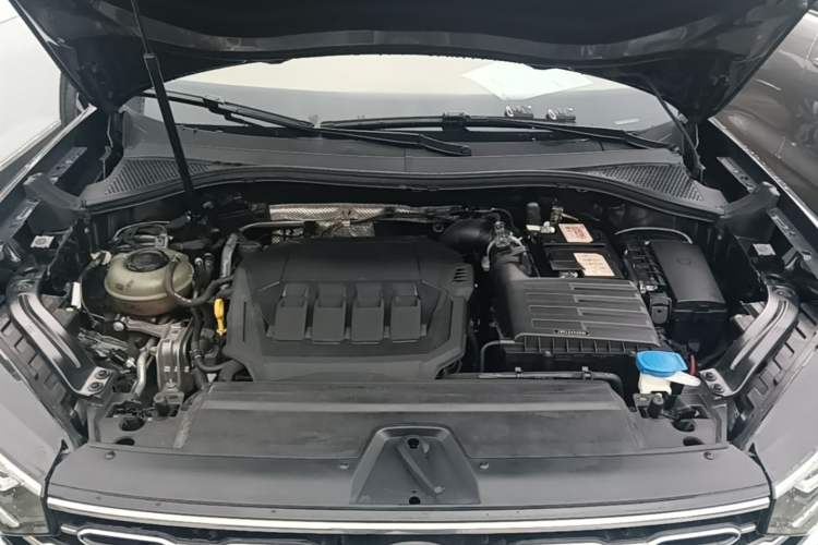 Used Volkswagen Tayron 2020 330TSI Two-Wheel Drive Luxury Smart Connectivity Version Engine Bay