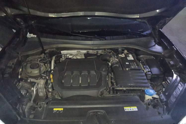 Used Volkswagen Tayron 2020 330TSI Two-Wheel Drive Luxury Connected Pro Edition Engine Bay