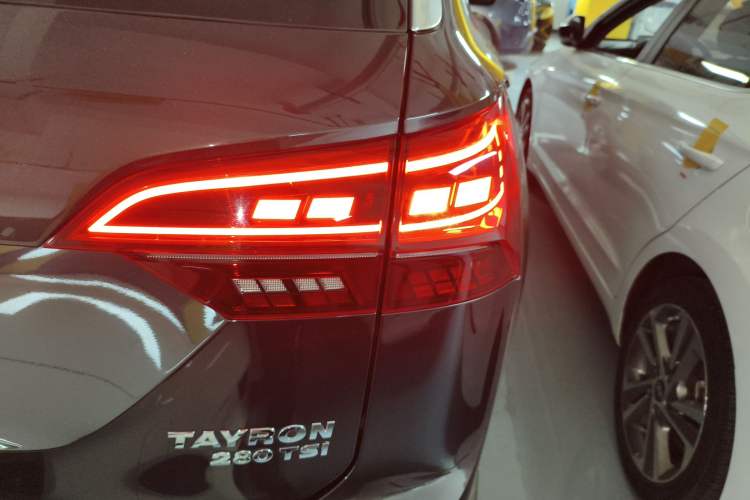 Used Volkswagen Tayron 2020 280TSI Two-Wheel Drive Luxury Connect Edition Exterior 3