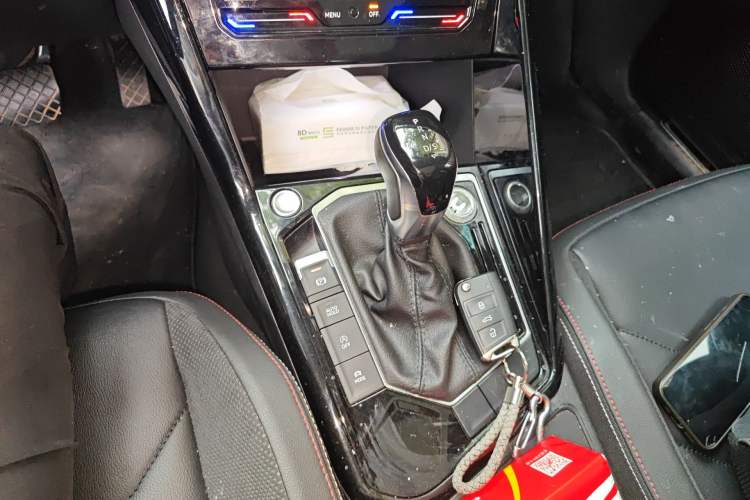 Used Volkswagen Tayron 2020 330TSI Two-Wheel Drive Luxury Smart Connectivity Version Gear Lever